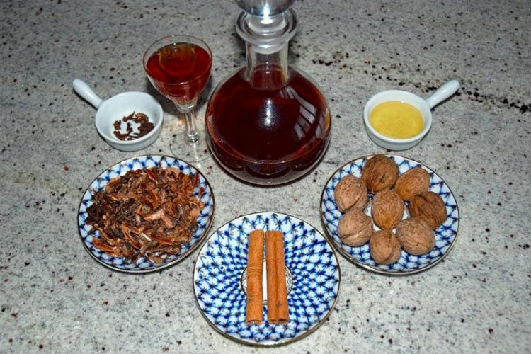 Перегородки грецких орехов для лечения желудка thumbnail